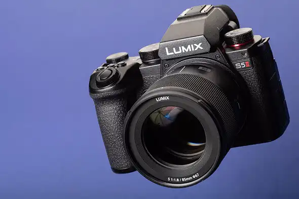 Panasonic Lumix S5 II vs S5 IIX: what's the difference and which